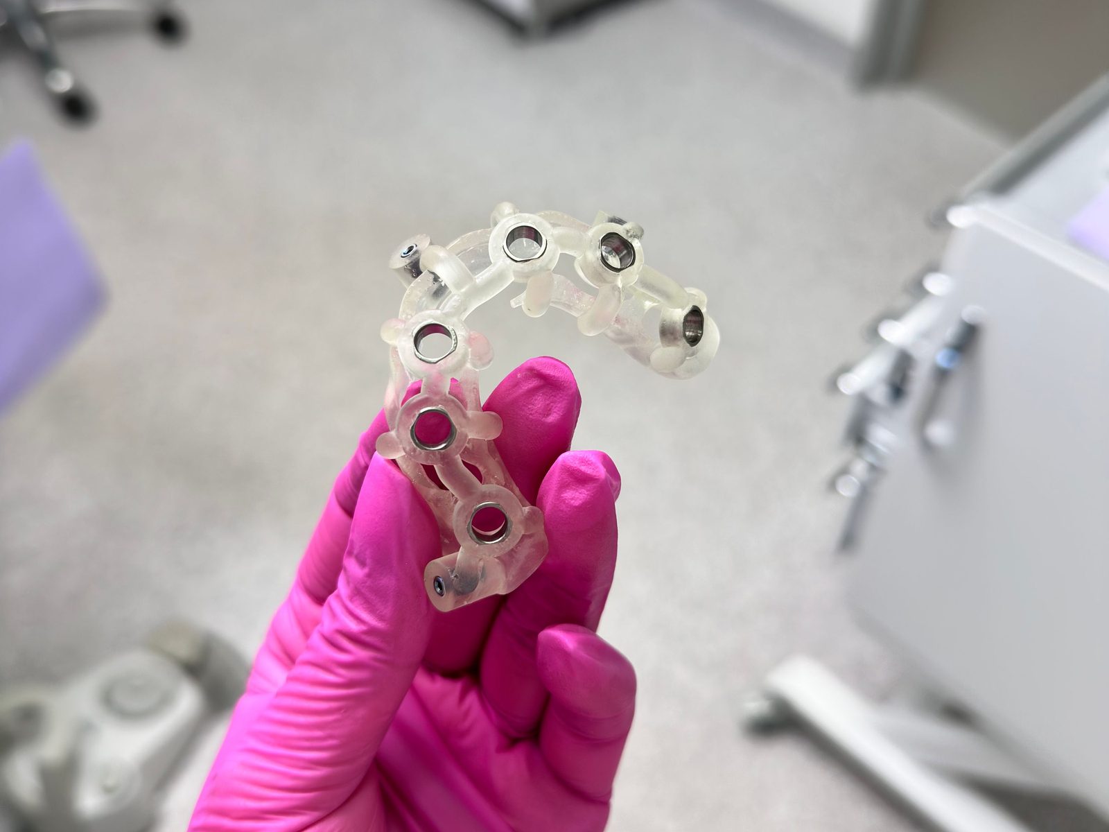A 3D-printed surgical guide for placing dental implants