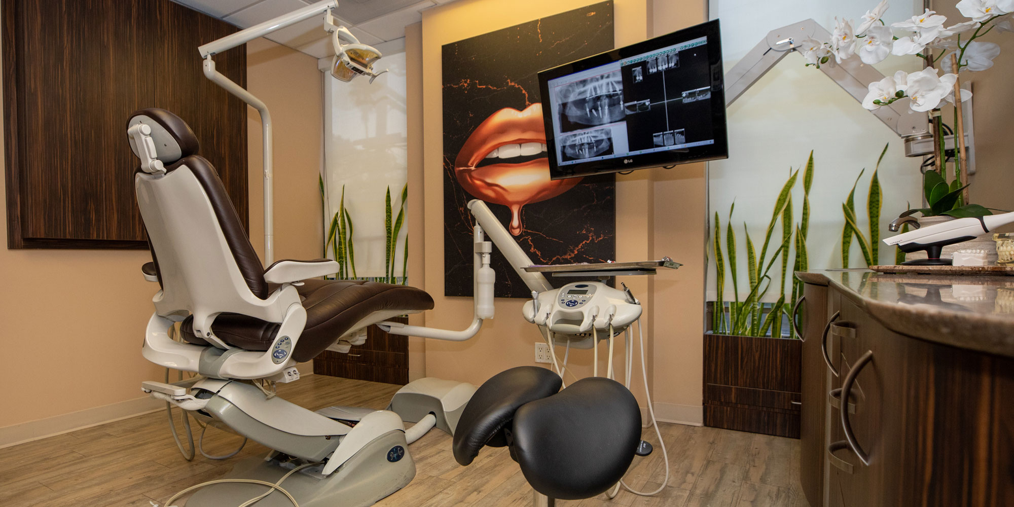 A treatment room at West LA Implants